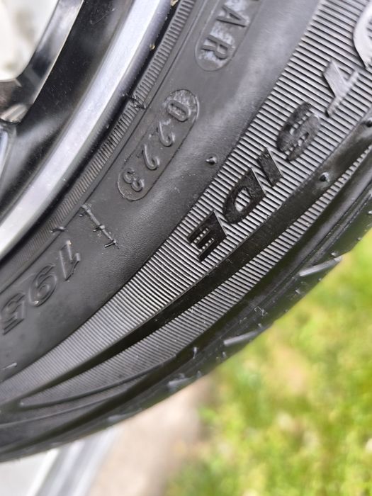 Продам комплект дисков с резиной