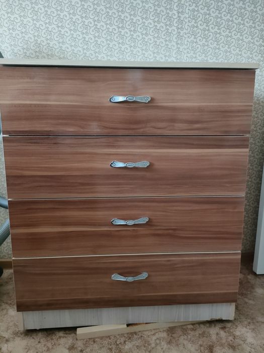 Комод (и зеркало))