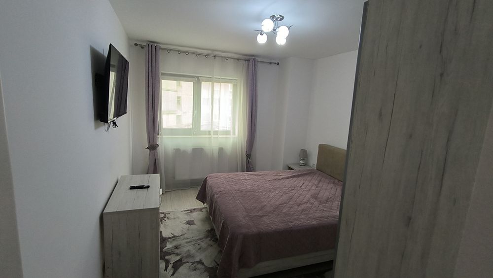Proprietar închiriez apart 2 cam  bloc nou