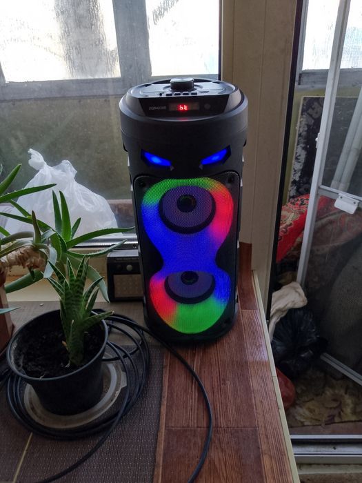 Продам блютуз колонку