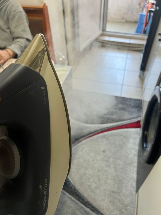 Stație de călcat ROWENTA  second-hand