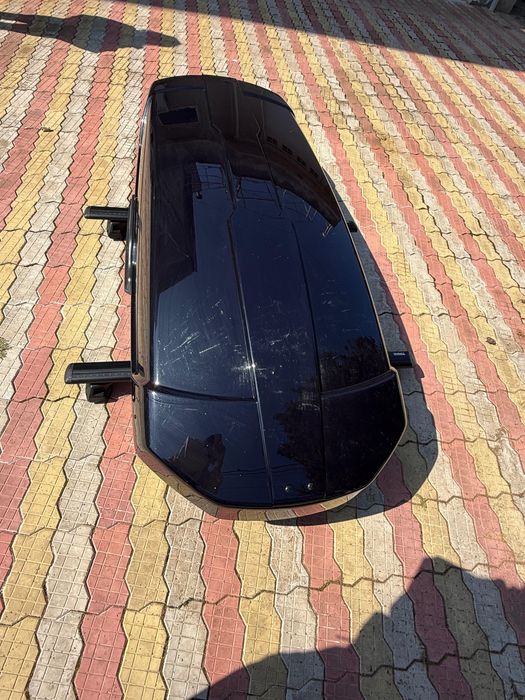 Cutie masina THULE cu accesorii,bare prindere,stare perfecta,3000 ron