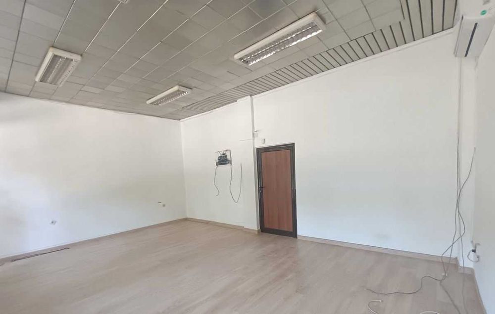 Дава се под наем Офис в Велико Търново, Център - 55 кв.м за 408 € - Снимка #3