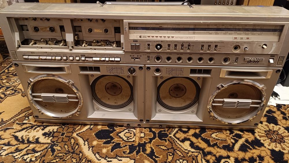 Магнитола Шарп 777. Запчасти