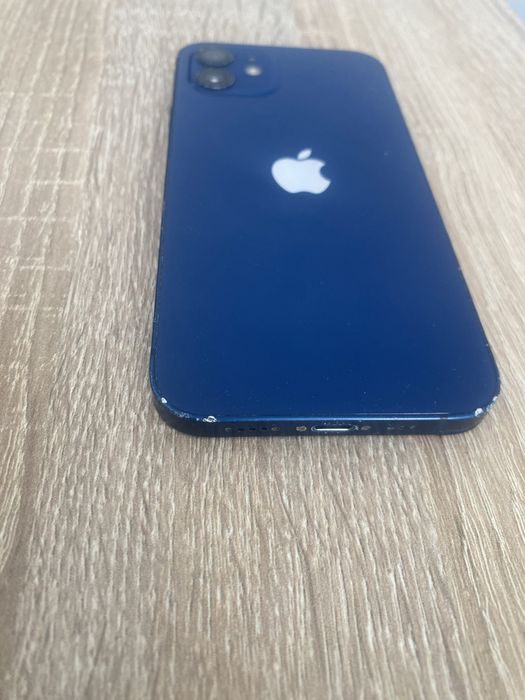 Vand Iphone 12.