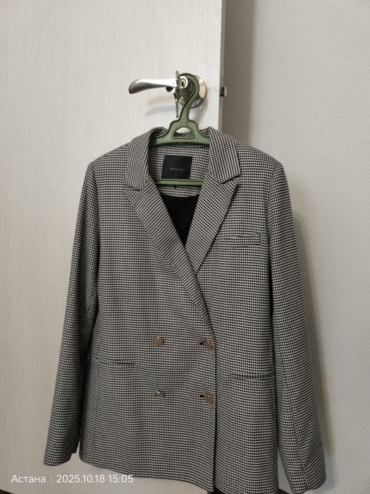 Продам 2 пиджака