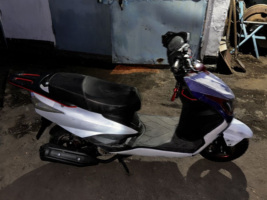 Продам скутер м8