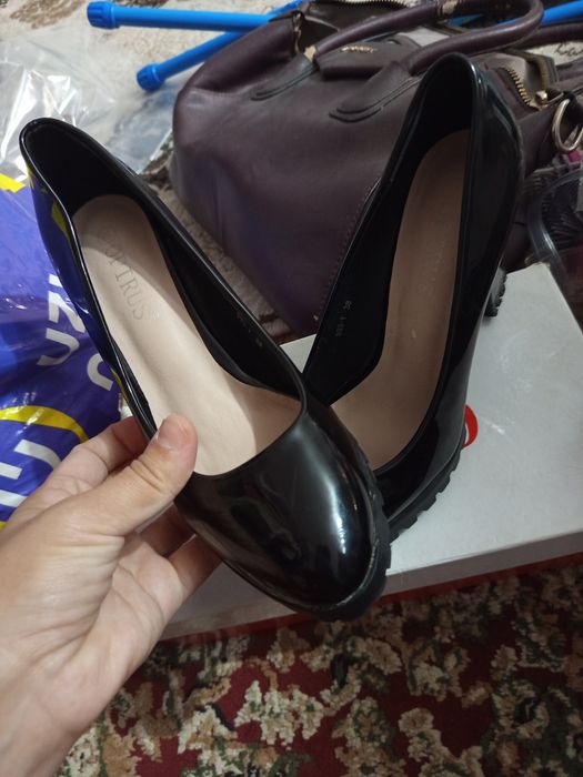 Tufli etikla sotiladi yengi