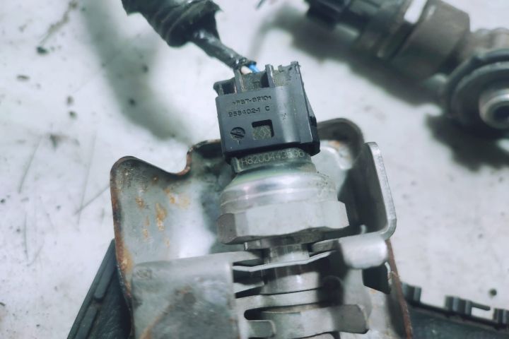 Senzor presiune gaze h8200443536 2.0 dci M9R Renault Koleos 1 seria