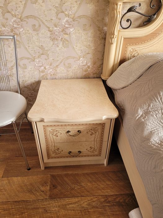 Продам спальный горнитур