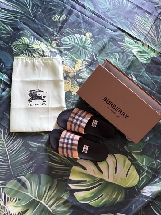 Papuci Burberry