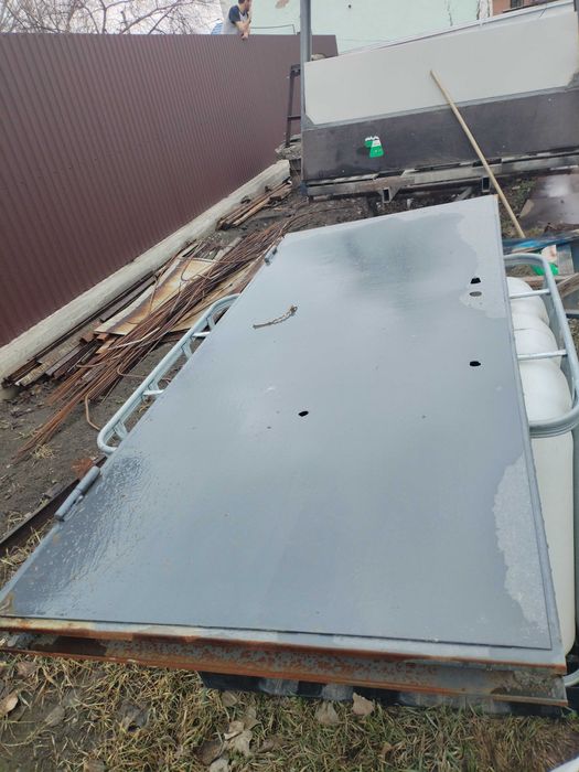 Продам дверь железную