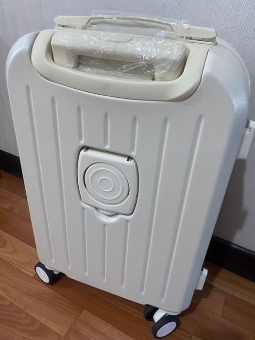 Чемодан противоударный