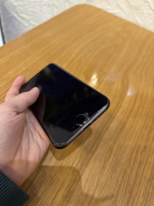 Продается iPhone 8 в идеальном состоянии