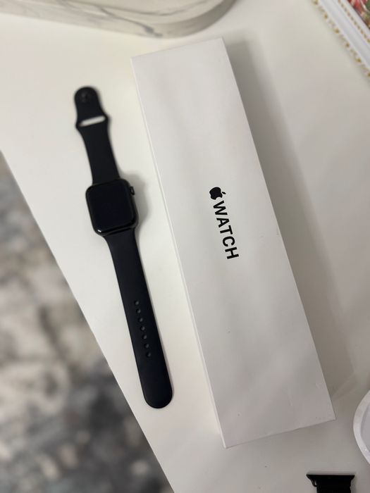 Продаю Apple Watch SE 44 mm