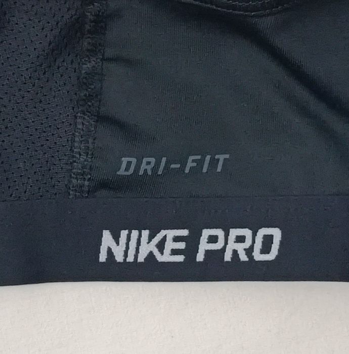 Nike PRO DRI-FIT Bra оригинално бюстие ръст 156-166см Найк спорт черно бюстие тренировки