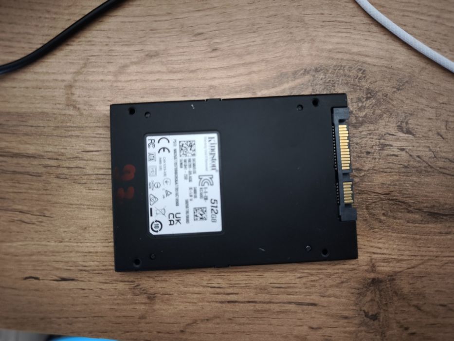 Продам SATA SSD Kingston 512 gb