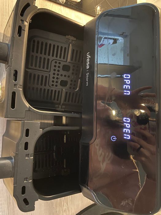 Airfryer Ufesa Storm 9 L cu 2 compartimente – stare foarte bună