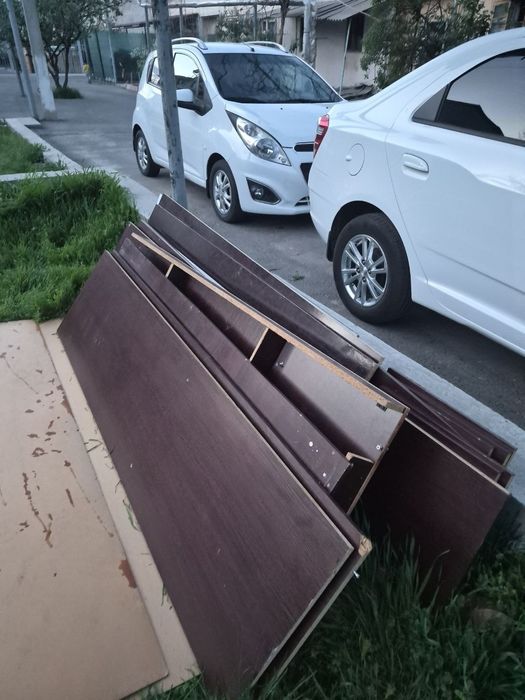 Шкаф арзон бервораман. Сочип куйилган. Барча детали бор