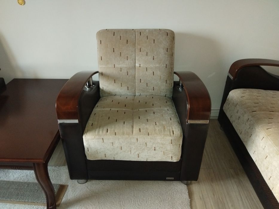 Vând set canapea Bellona + măsuță Bellonaa