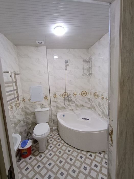 Jizzax vokzal yonida yangi uylardan 2x kv