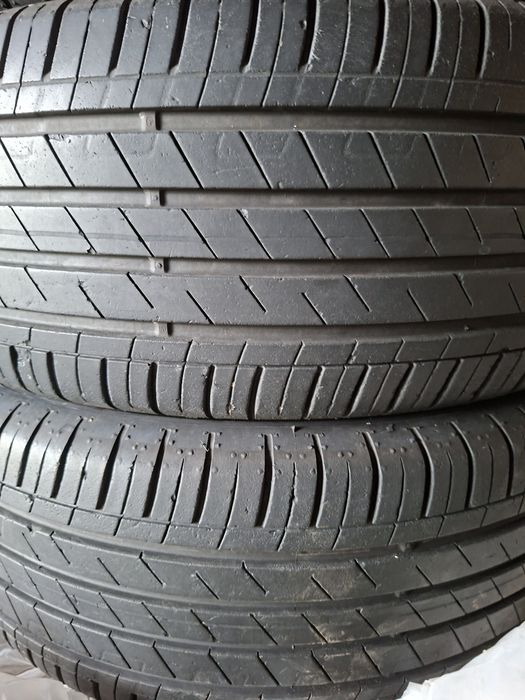 Продам шины 215/55/17  гудиер