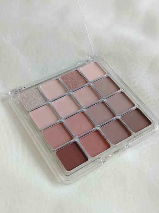 Ko'z uchun soyalar, mat tusli paletka, 16 xil rang