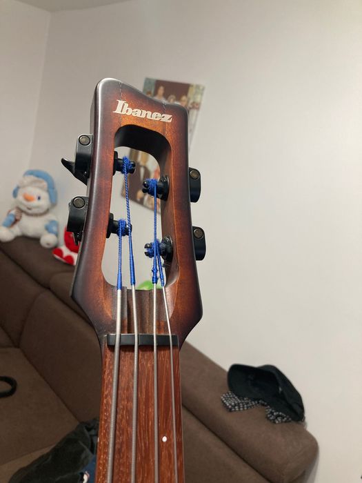 Contrabas electric Ibanez