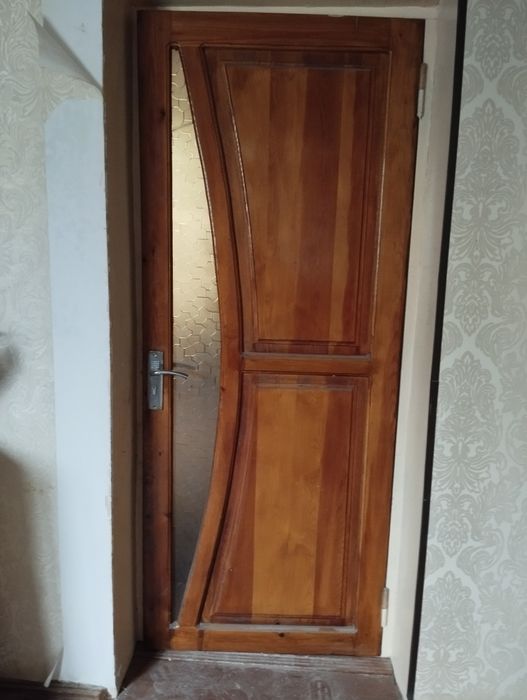 Eshik yogʻoch dveri  bu