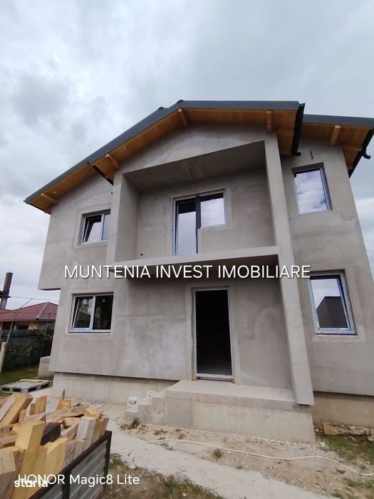 Casă de vânzare P+1, teren 308 mp ,zona Smeura