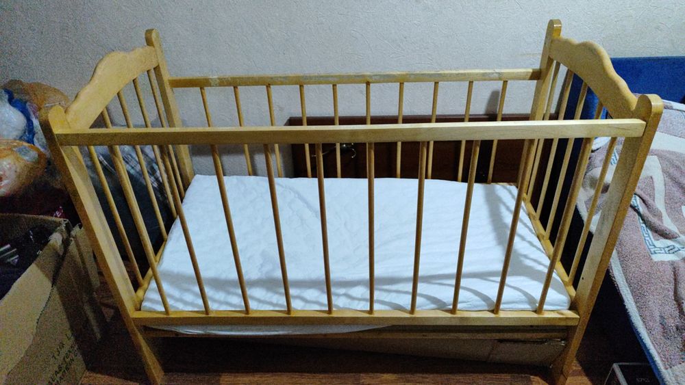 Продам детскую кроватку