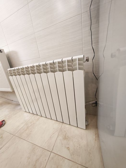 Calorifer din aluminiu – 12 elemenți – Stare foarte bună