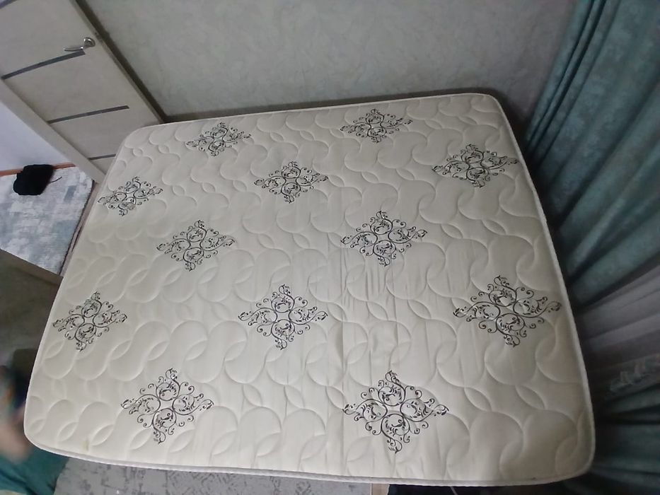 Матрас спальни..