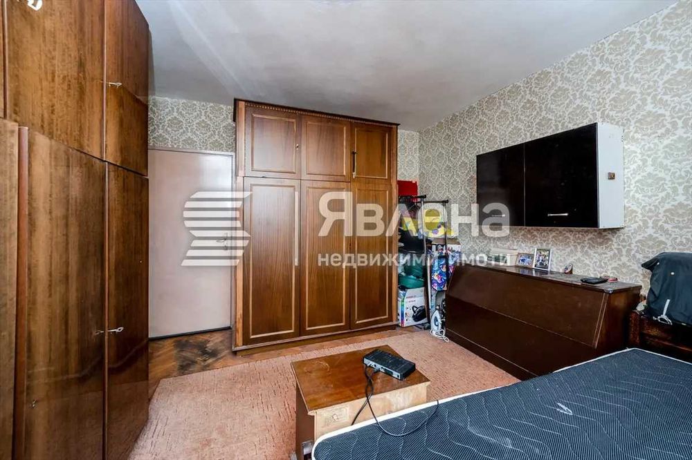 Продава се Тристаен апартамент в София, Левски - 109 кв.м за 1560 €/кв.м - Снимка #2