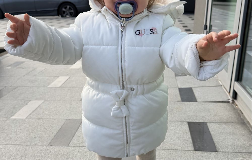 Зимно якенце Guess