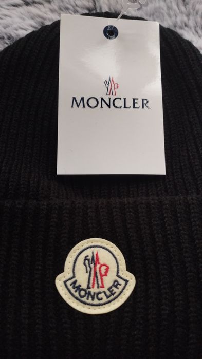 Căciula M.o.n.c.l.e.r Neagră