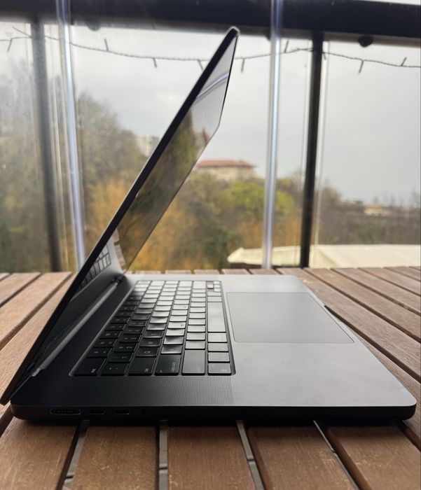 Apple MacBook Pro 16” M3 Max / 48 RAM / 1TB - Перфектен !