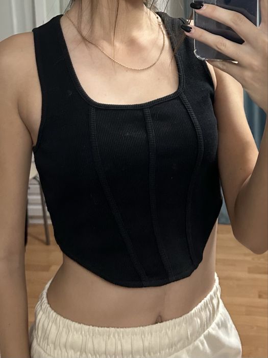 Короткие кроп топы