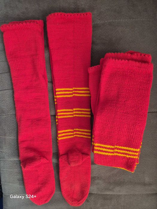 Чорапи за български народни танци със и без шарка.