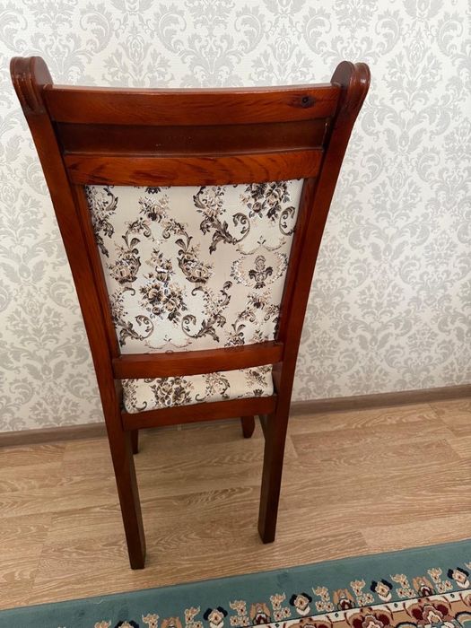 Продам стол и стульев