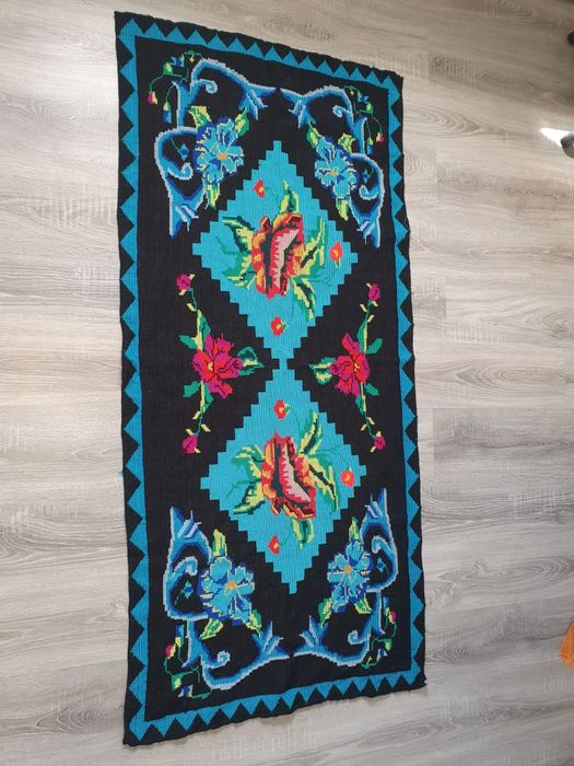 Carpeta țesută manual pret redus 250