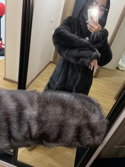 Шуба б/у шерсть натуральная.