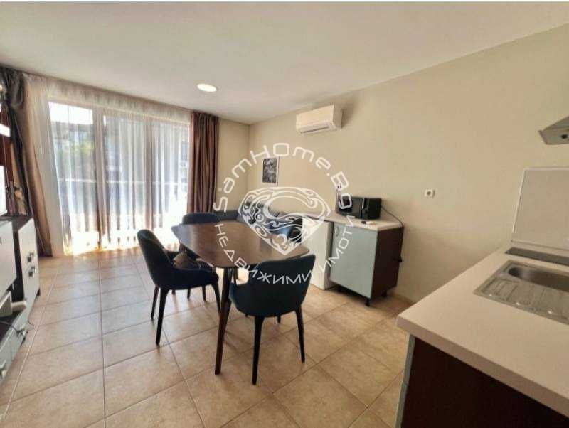 Дава се под наем Тристаен апартамент в к.к. Св.Св. Константин и Елена - 90 кв.м за 800 € - Снимка #1