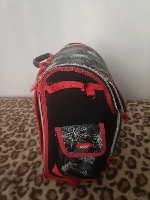 Ghiozdan baiat rezistent