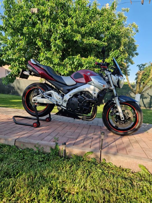 Suzuki  gsr  600