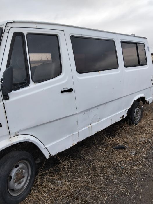 Продам по запчастям Мерседес сапог