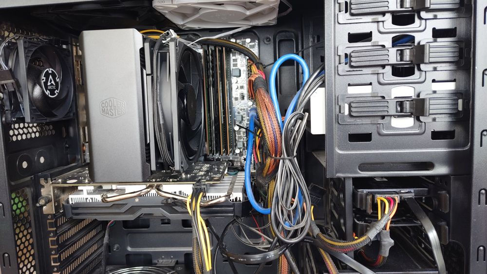 Настолен компютър в отлично състояние