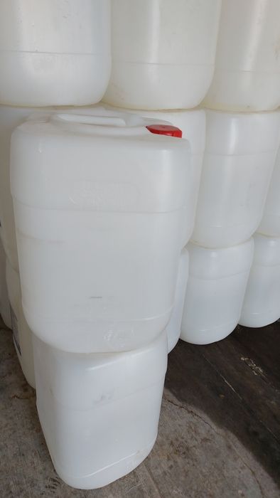 Продам пластиковые канистры