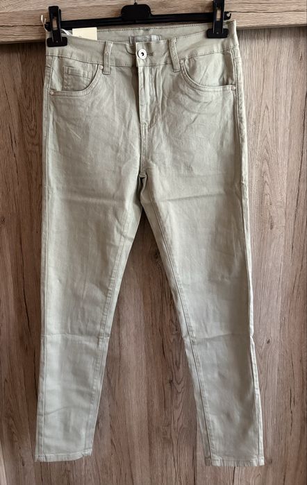 Нови с етикета дамски дънки размер S