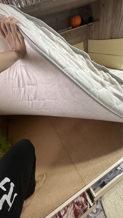 Матрас и кровать